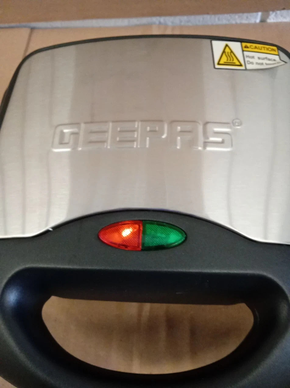 Geepas 750W Doughnut Maker Machine 8 Hole Stainless Steel Donut Maker Non Stick