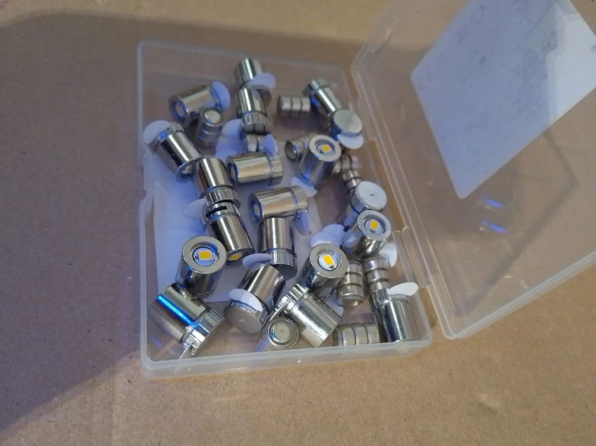 20pcs Miniature Projects Warm White Micro LED Lights Extra Battery New