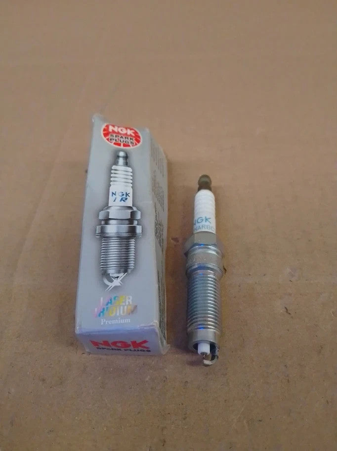 NGK Spark Plug SILZNAR8C7H Laser Iridium 93593 Ceramic Metal For Car New