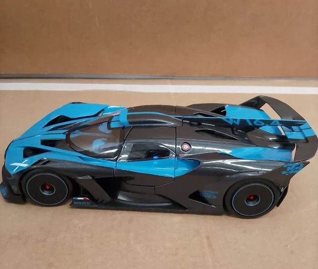 Bburago Bugatti Bolide Blue 1:18 Scale Diecast Model Car Official Licensed