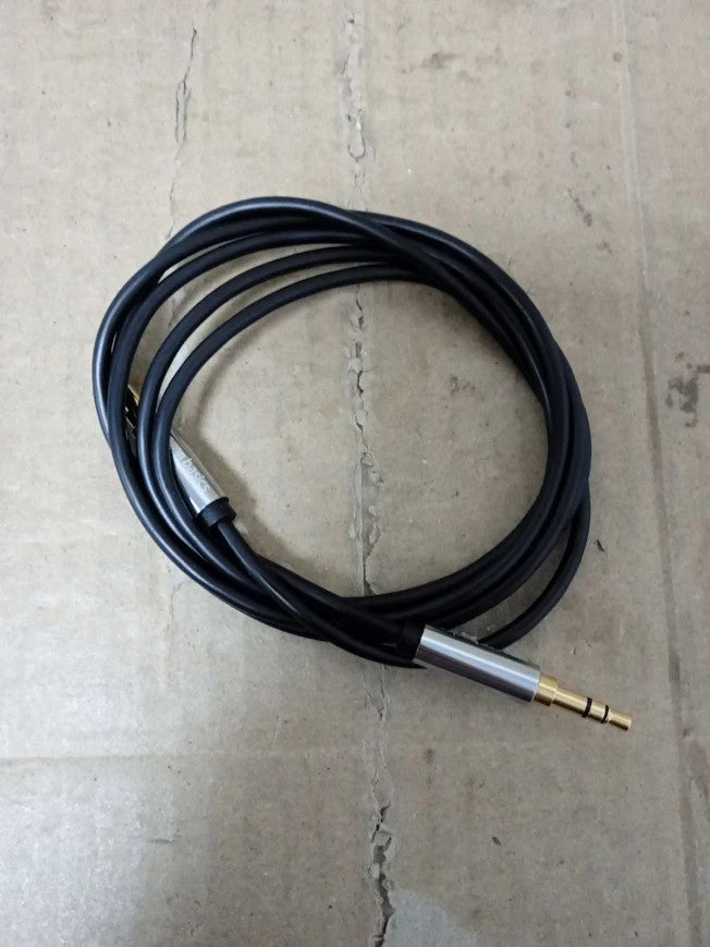 Amazon Basics 3.5mm Auxiliary Audio Cable Stereo Speaker Subwoofer Gold New