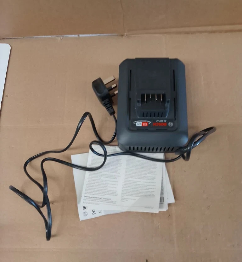 Bosch AL 18V 44 Fast Charger 18V Lithium Ion Batteries Wall Mount Durable Design