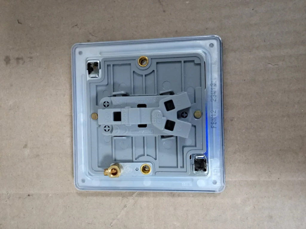BG Electrical Single Intermediate Wall Light Switch Screwless Front Plate Slim