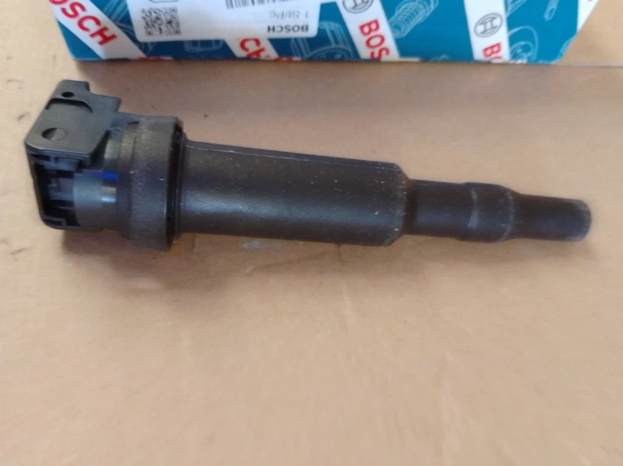 Bosch 0221504470 Ignition Coil Male To Female For Car 6x7x21cm