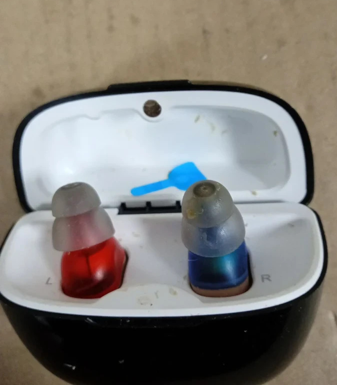 Rechargeable Sound Amplifier Device Charging Case Noise Cancelling Volume Design