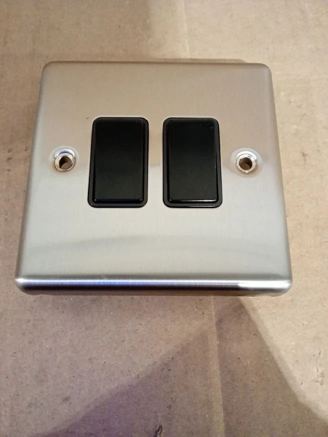 AET CSC2GSWIBL 10A 2 Gang 2 Way Light Switch Satin Chrome Black Insert New