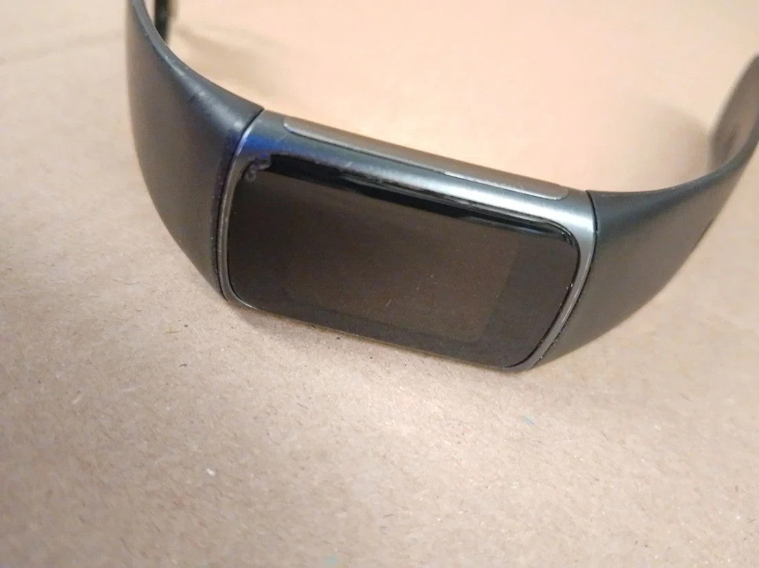 Fitbit Charge 5 Activity Tracker Up To 7 Days battery Life Daily Readiness Score
