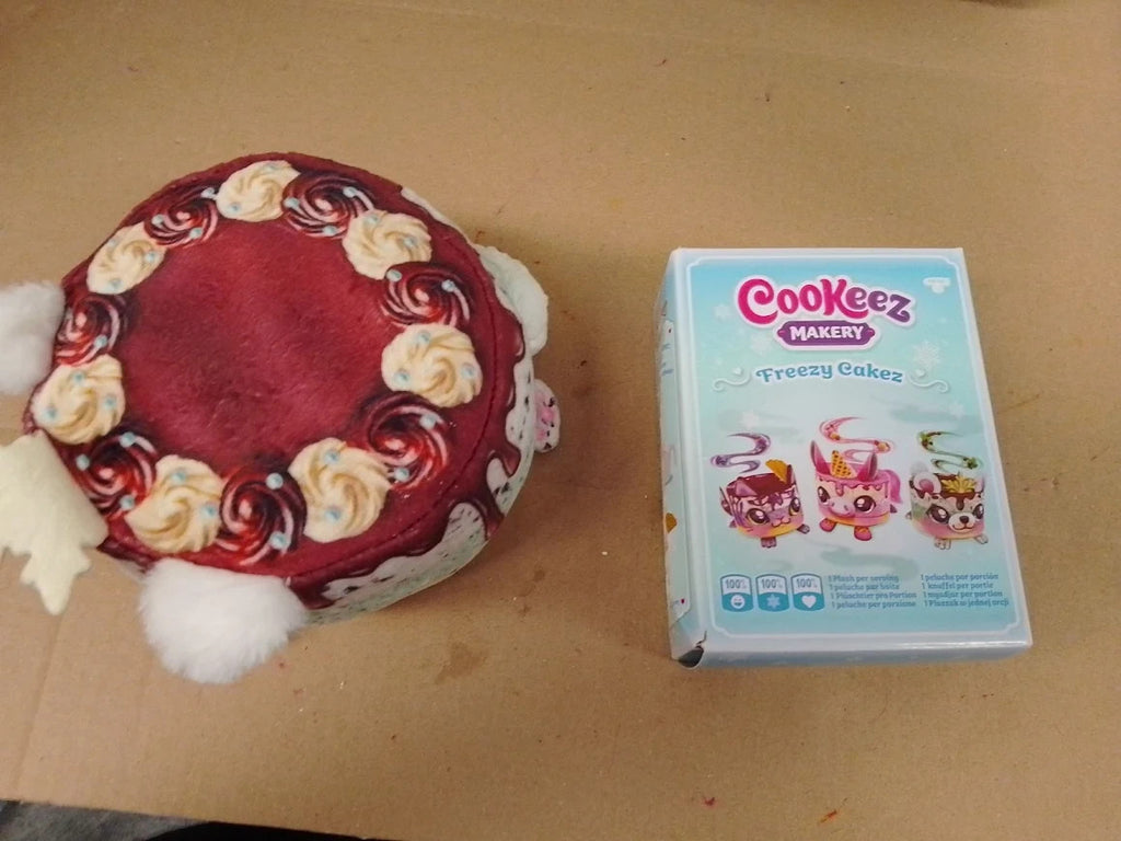 Cookeez Makery Freezy Cakez Mix Decorate Your Plush Best Friend Interactive 5+