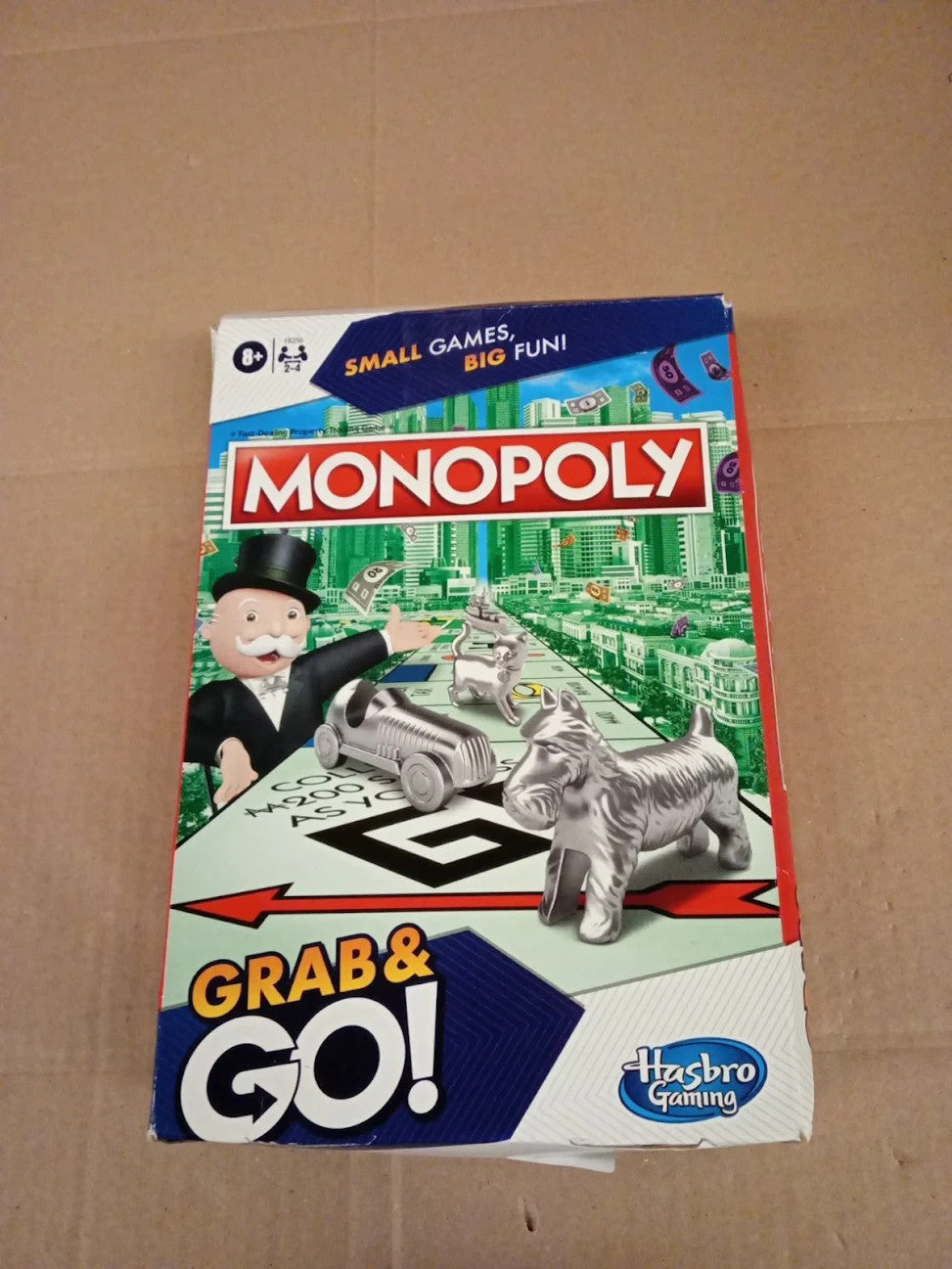 Hasbro Gaming Monopoly Grab & Go Portable Strategy Board Game 8+ Year Old New
