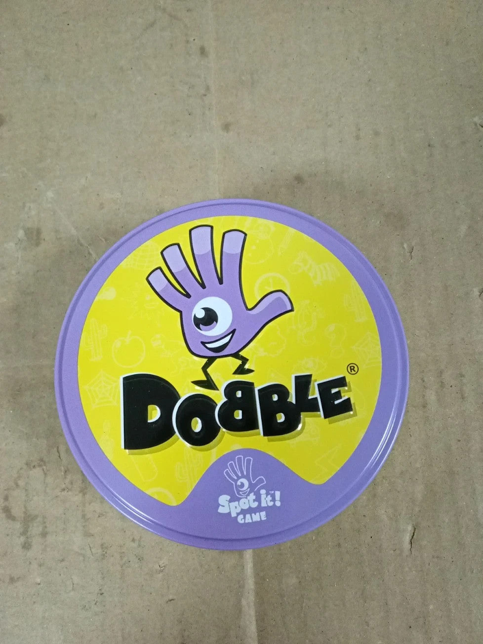 Asmodee Dobble Fun Family Card Game 2-8 Players 15min. Play Time 6+ Tin Box New
