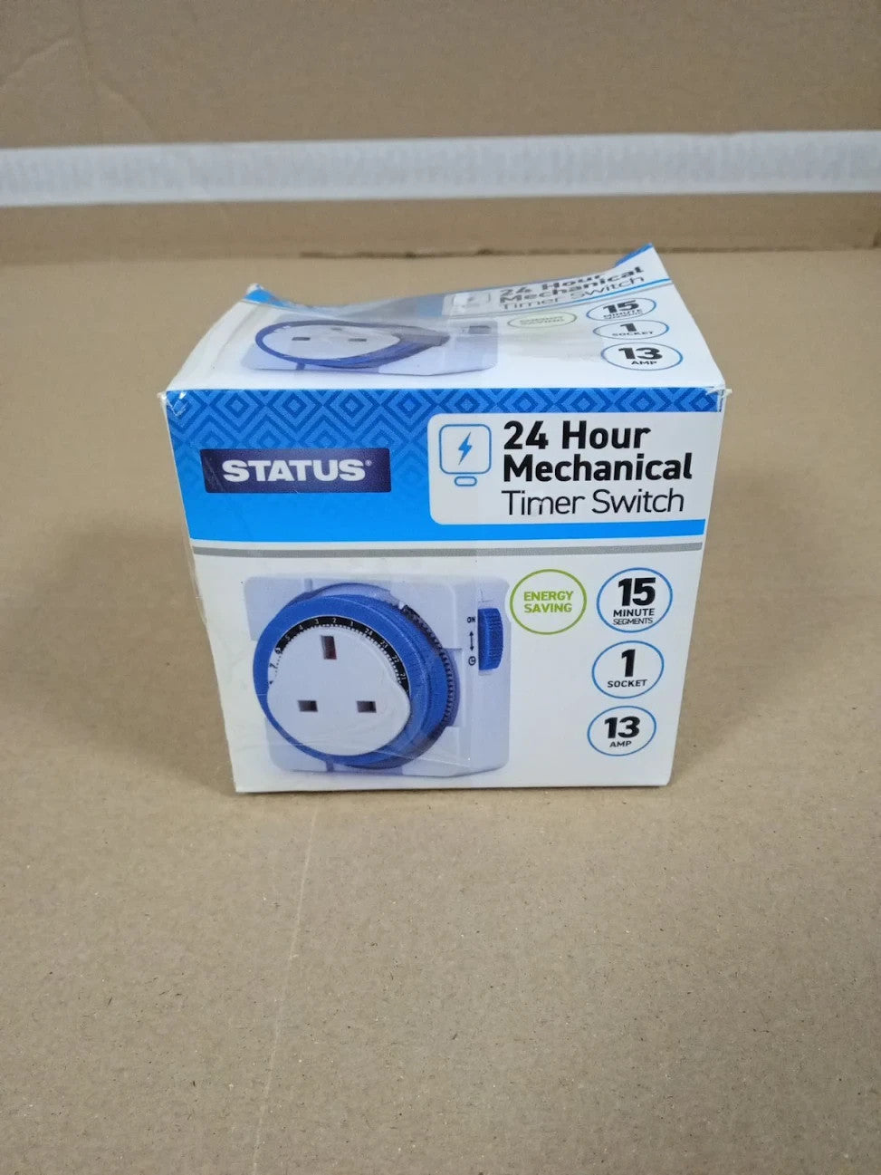 Status S24HRSQT4 Timer Switch Square 24 Hour Segment Light White UK Plug
