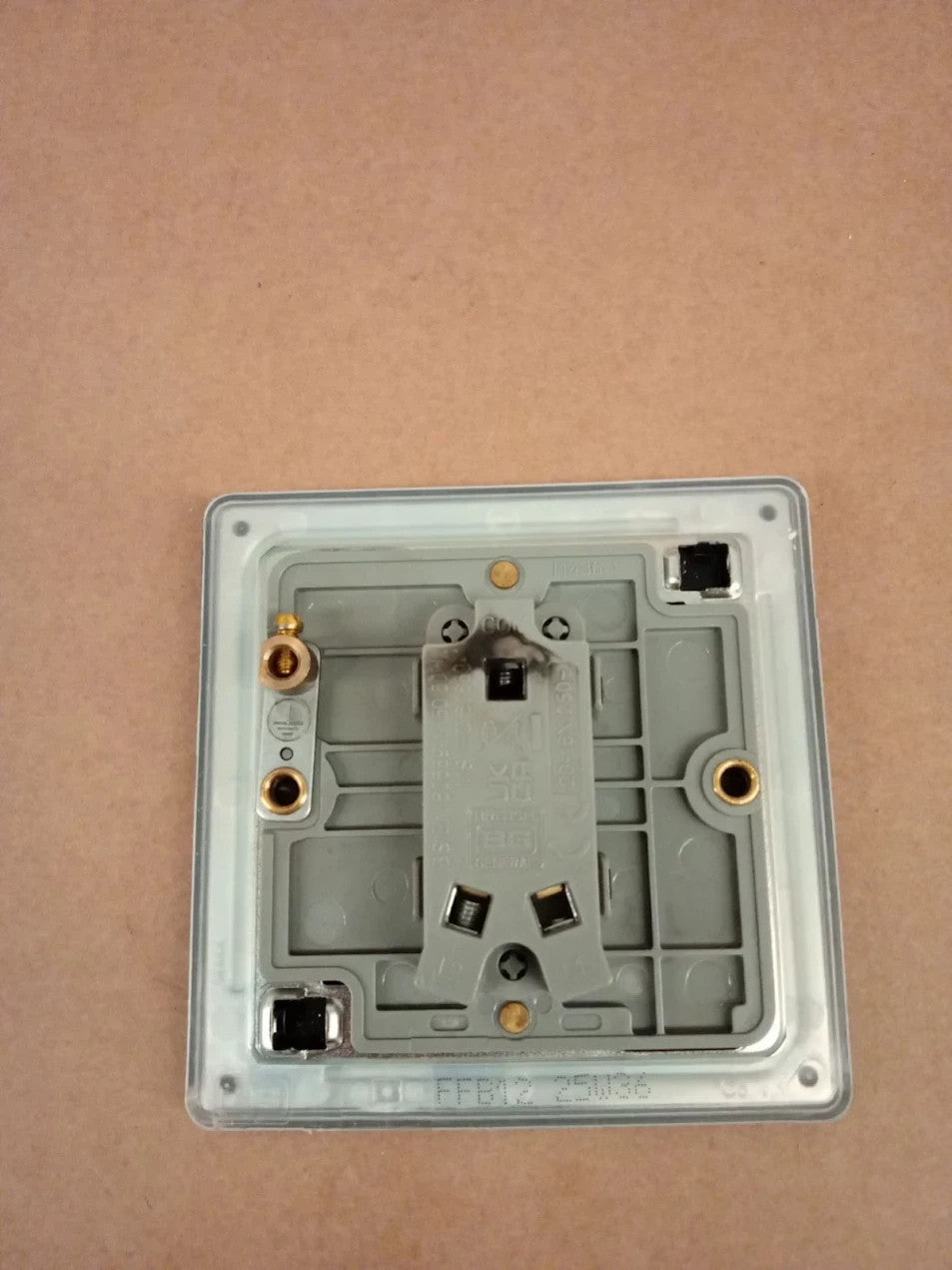 BG Electrical Single Wall Light Switch 2 Way Screwless Front Plate FFB12