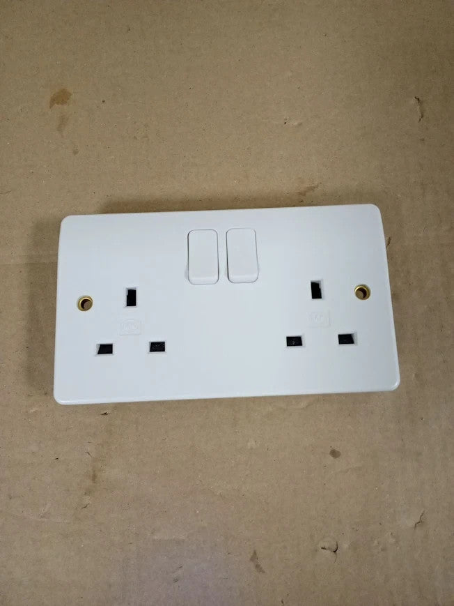 Double Switched 13A Twin Socket White UK Wall Plug Outlet Electrical New