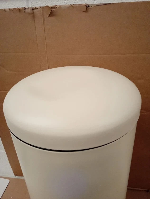 Habitat 30L Round Pedal Bin Carbon Steel Inner Bin Matt Cream 67x29x29cm
