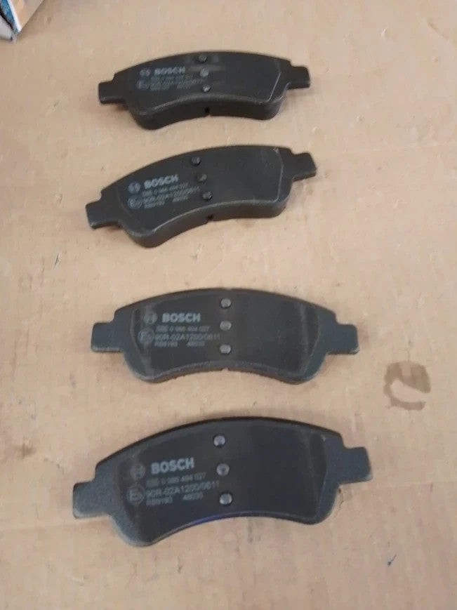 Bosch BP318 Brake Pads Car Front Axle 1 Set 4 Pads Quality Reduced Noise New