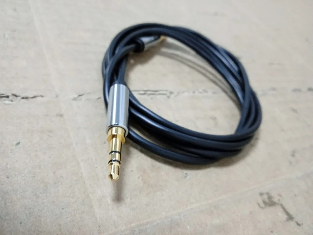 Amazon Basics 3.5mm Auxiliary Audio Cable Stereo Speaker Subwoofer Gold New