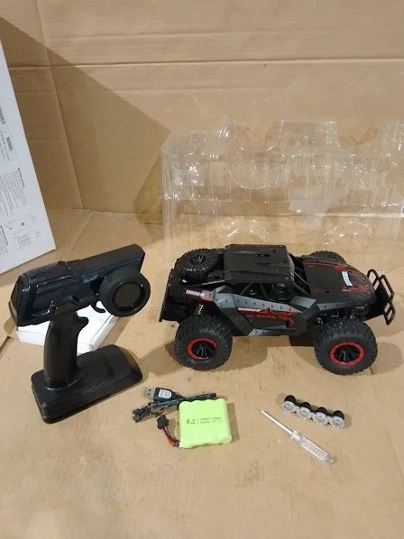 Remote Control Car 2.4Ghz Rechargeable Batteries 7.4V 31.5x19.3x11.9cm 8+ New