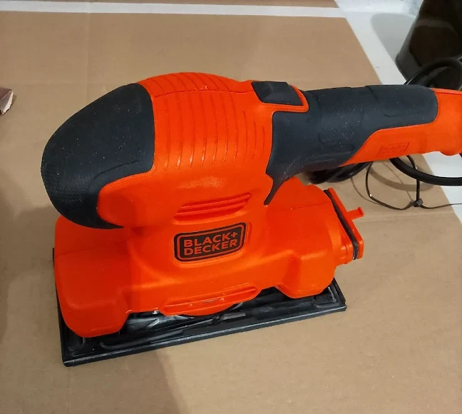 BLACK+DECKER BEW220 GB 240V 1/3 Sheet Finishing Sander 2mm Orbit Diameter