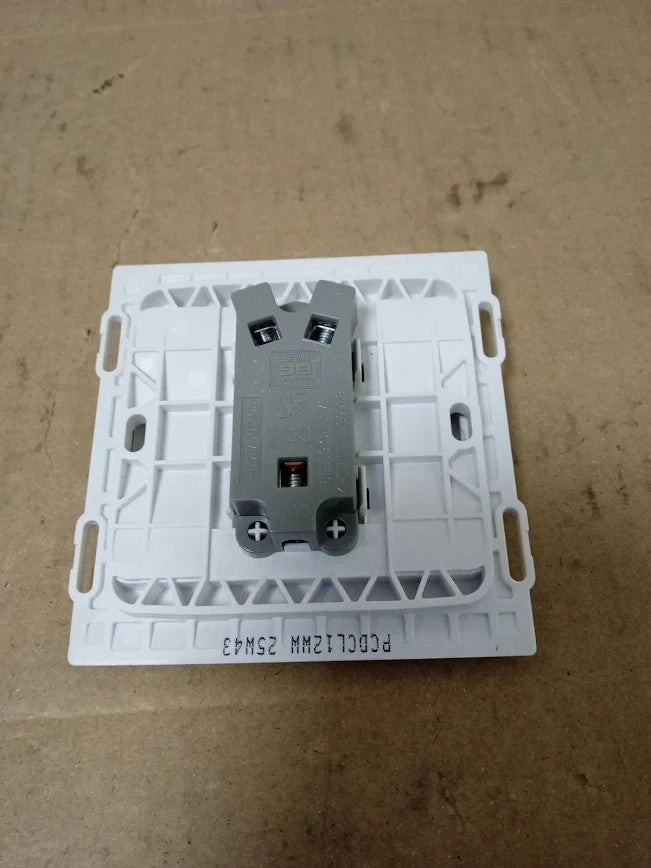 BG Electrical Single Wall Light Switch Wide Rocker 2 Way Screwless Front Plate