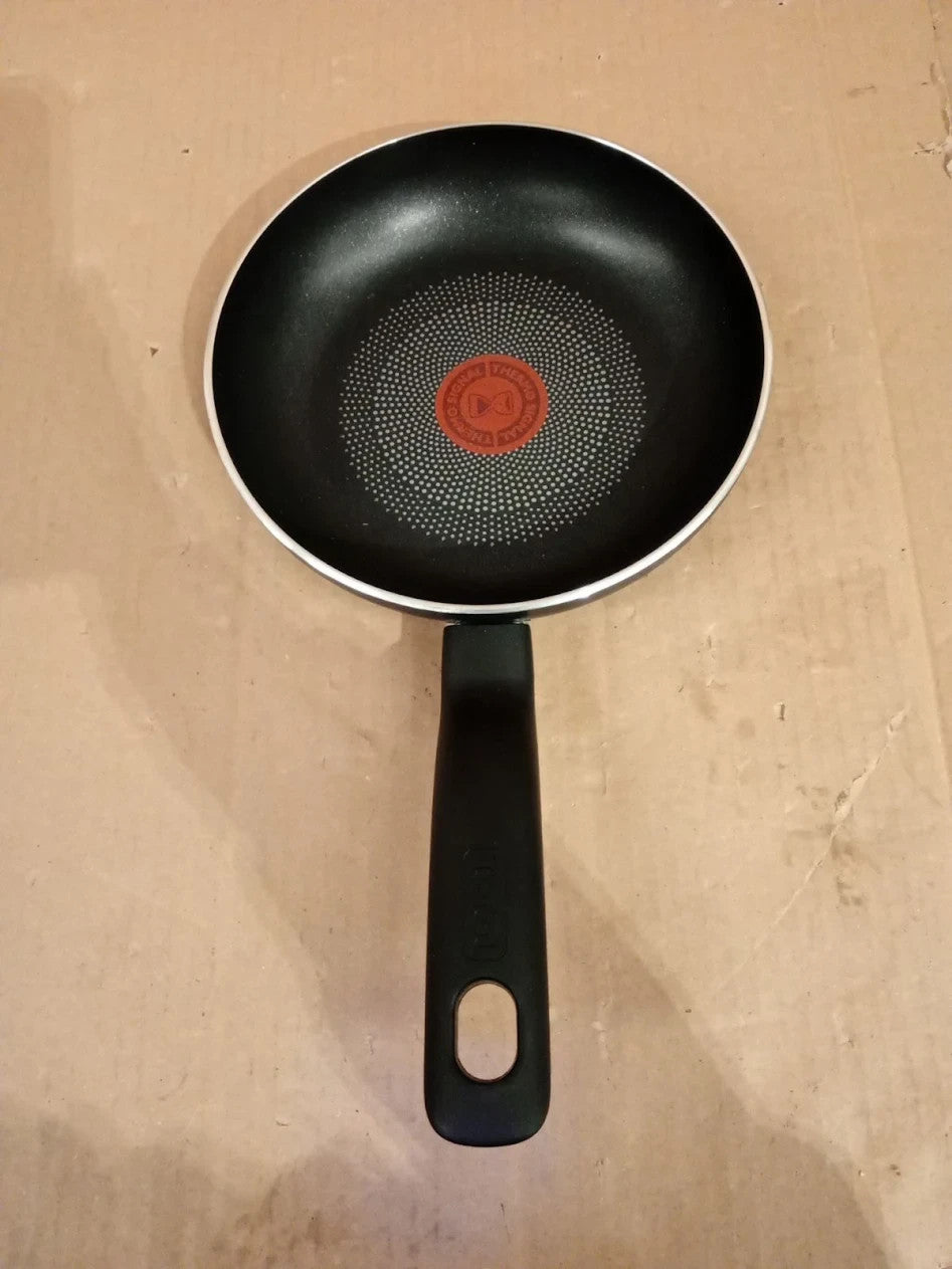 Tefal Titanium Essential Non Stick Frying Pan 20cm Pancake Pan Aluminium B941024