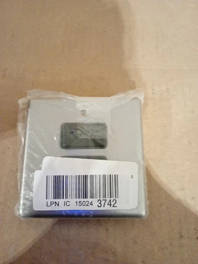 AET CSC2GSWIBL 10A 2 Gang 2 Way Light Switch Satin Chrome Black Insert New