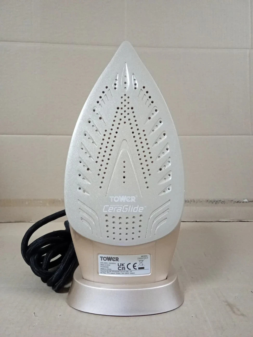 Tower T22021GLD Ceraglide Steam Iron Fast Heat Up Long Power Cord 3100W New
