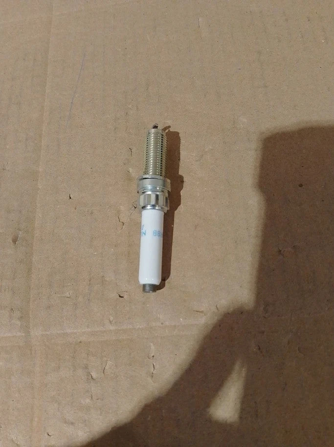 NGK Spark Plug SILZKGR8B8S 94201 Iridium IX New