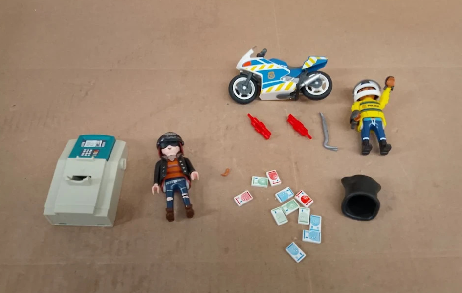 Playmobil 70572 City Action Police Bank Robber Chase Playset Role Play Toy Ages
