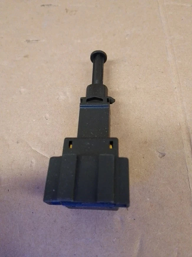 Hella 6DD 008 622731 Brake Light Switch 12V 4 Pin Connector Bayonet Changeover