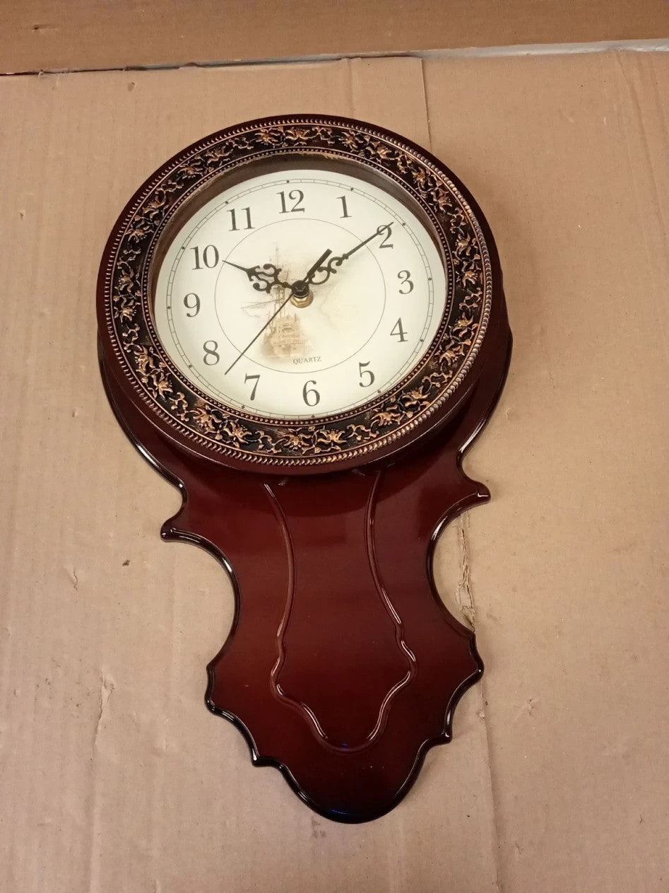 Retro European Style Simulated Wood Pendulum Wall Clock Quartz Silent Metallic