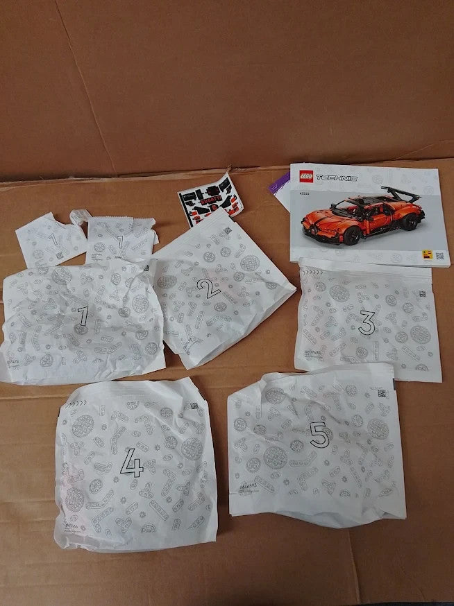 LEGO Technic Bugatti Chiron 42222 Race Car Model W16 Engine Gift 9+ Design New