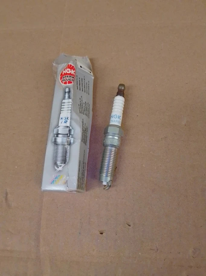 NGK Spark Plug Laser Iridium 93593 Car Ceramic Metal SILZNAR8C7H New