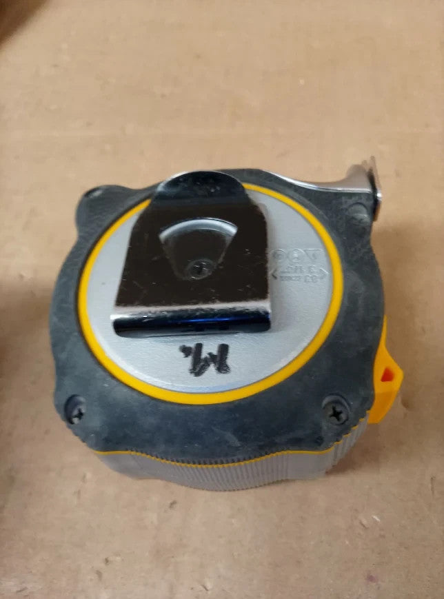 Stanley Fatmax Xtreme 8m 26Ft 32Mm Wide Tape Measure FMHT382185