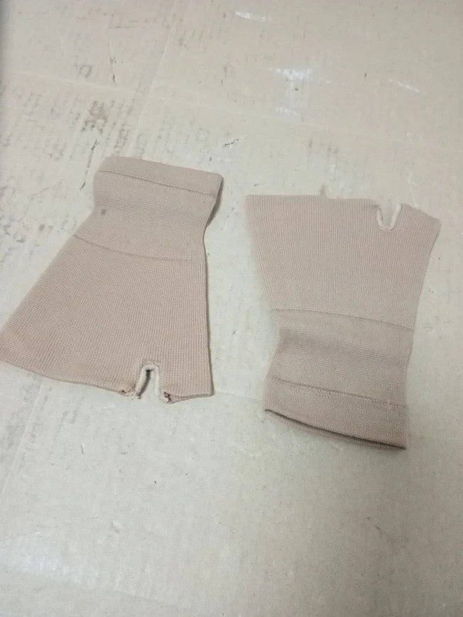 Pair Compression Wrist Support Sleeves Thumb Hole Arthritis Carpal Tunnel