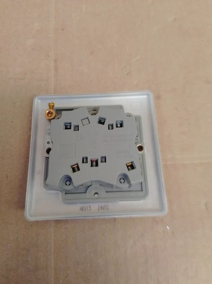 BG Electrical 3 Pole Fan Isolator Switch 10 Amps 250 Volts 8.6x2.3x8.6cm New