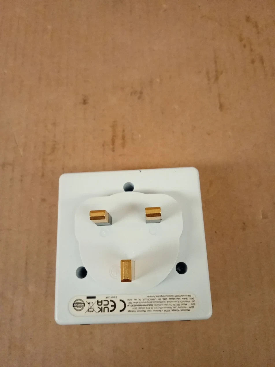 STATUS Timer 7 Day Digital Timer Light Switch White UK Plug S7DDT3 10x5x10cm
