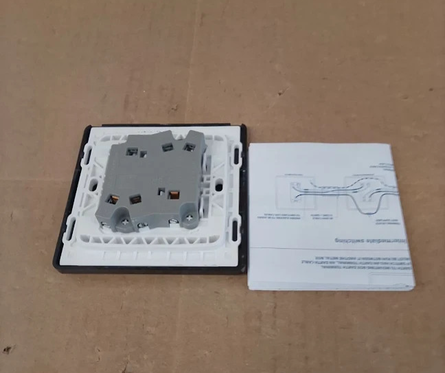 BG Evolve Matt Black 2 Gang 2 Way Light Switch Screwless PCDMB42B Design