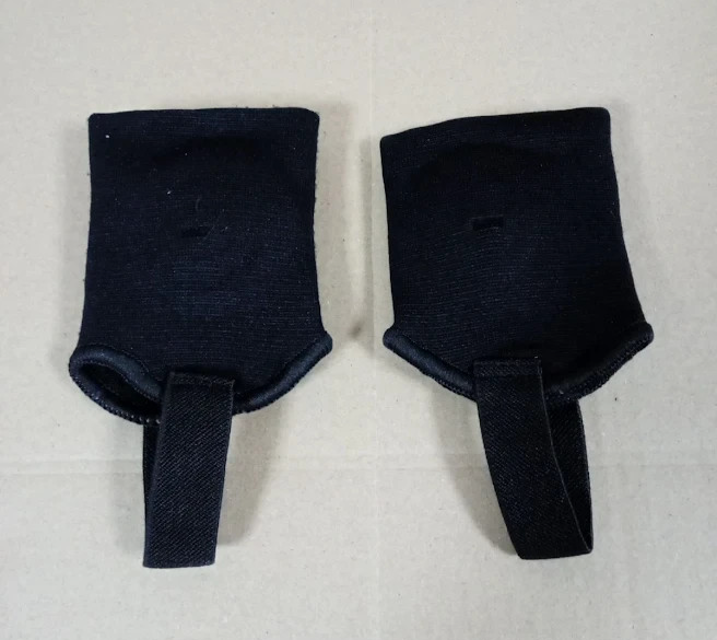 LACE PRO Soccer Ankle Guards Football Ankle Support Protectors Small Unisex New