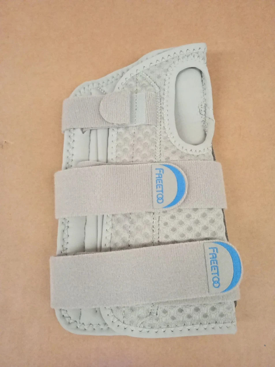 FREETOO Reversible Carpal Tunnel Wrist Supports Right Left Hand Gray Medium New