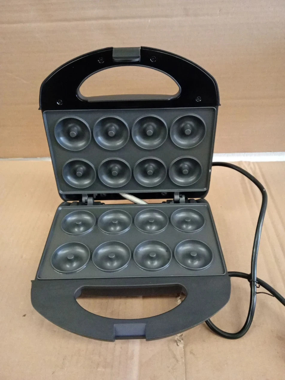Geepas 750W Doughnut Maker Machine 8 Hole Stainless Steel Donut Maker Non Stick