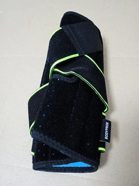 Bodyprox Knee Brace Side Stabilizers Patella Gel Pads Support XS New
