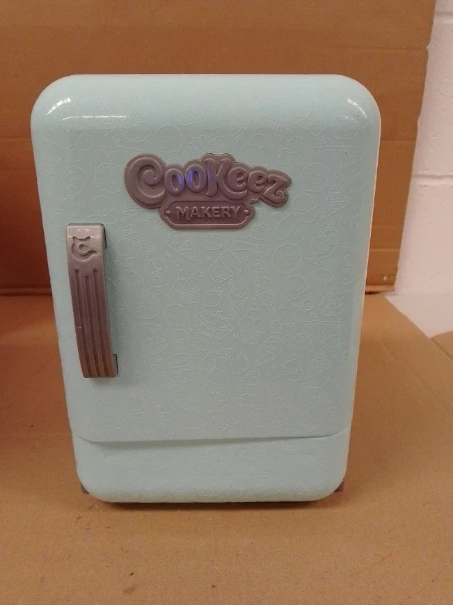 Cookeez Makery Freezy Cakez Mix Decorate Your Plush Best Friend Interactive 5+