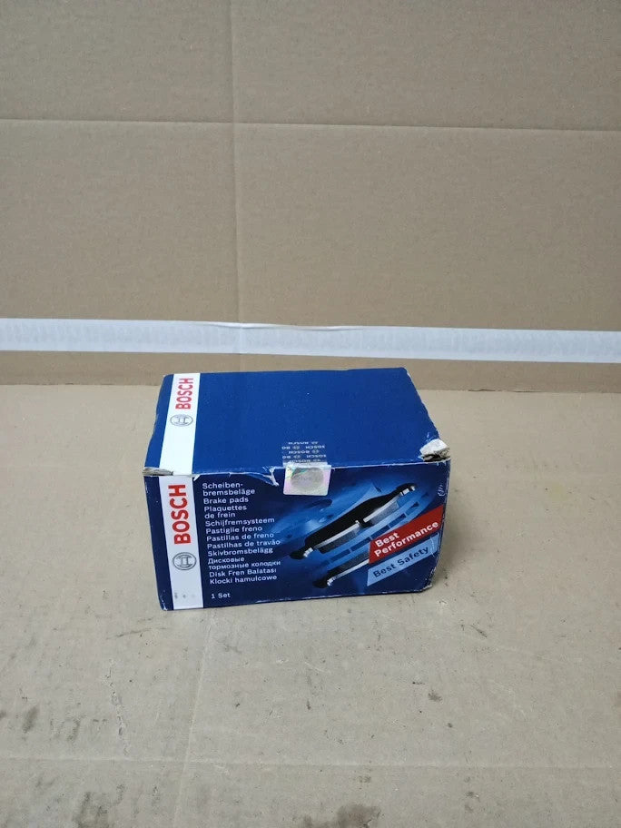 Bosch BP1126 Brake Pads Car Rear Axle Quality Reduced Noise Dust 4Pad New