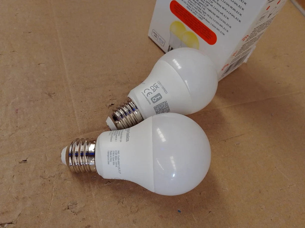 Amazon Basics Smart Dimmable LED Light Bulb E27 Base Soft White 8W 2Pcs New