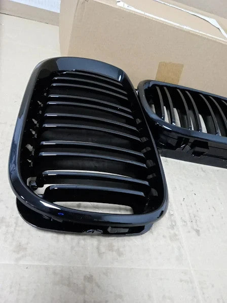 Double Bridge Front Kidney Grill Grilles Glossy Black E46 4 Door New