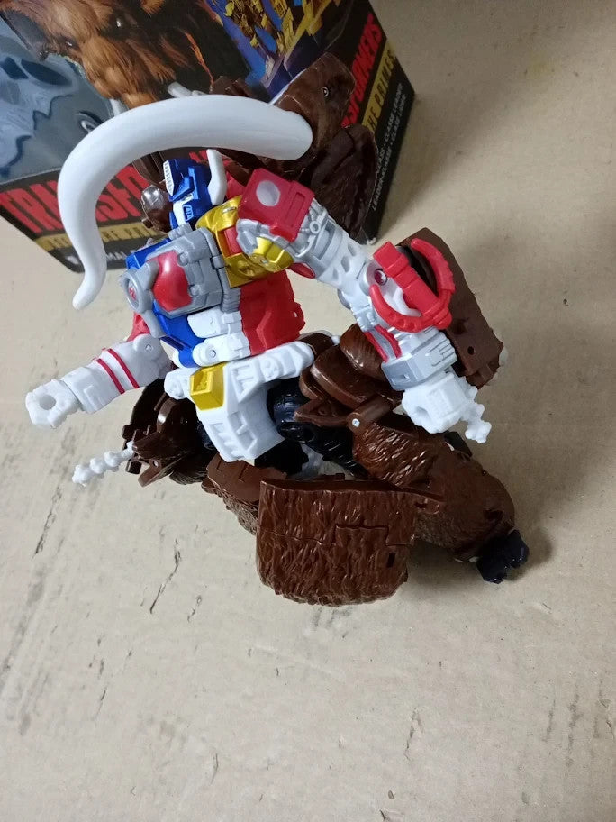 Transformers Age Primes Leader Class Maximal Big Convoy Action Figure 8+ Used
