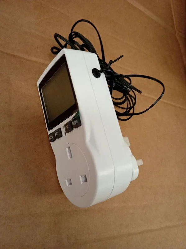 Ketotek Temperature Controller Thermostat Plug Socket 220V LCD Backlight