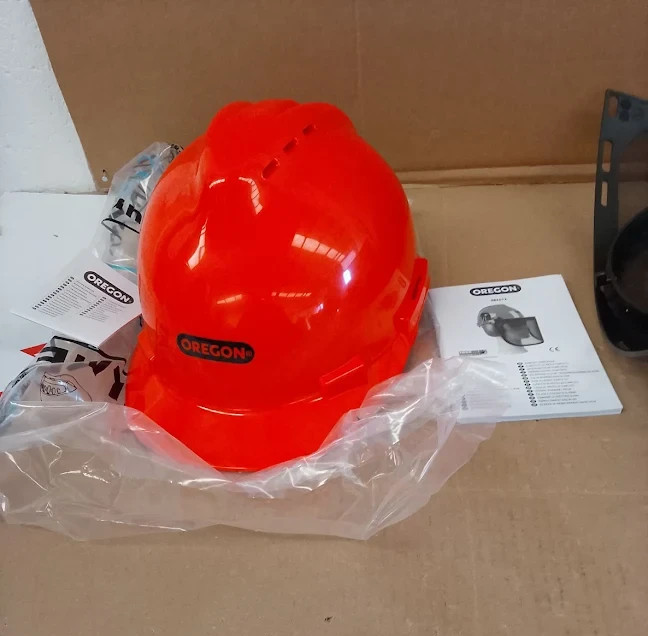 Oregon 562412 Chainsaw Safety Helmet Ear Defenders Mesh Visor Quality Design New
