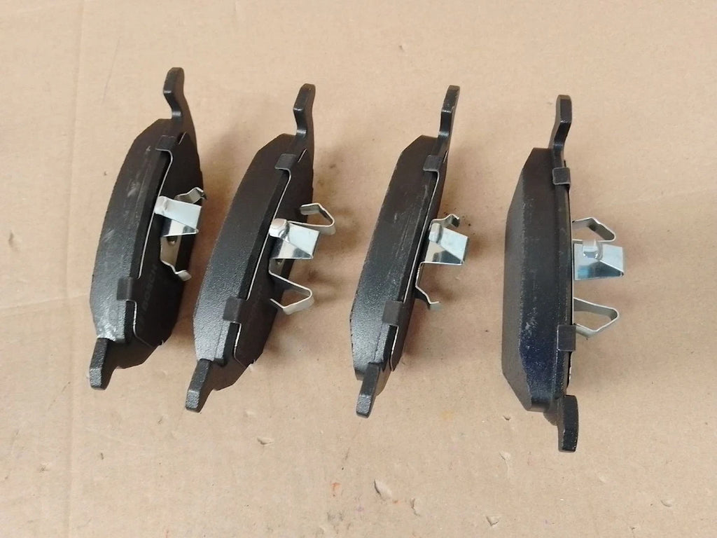 Bosch BP175 Brake Pads Car Front Axle Quality Reduced Noise Dust 4 Pads New