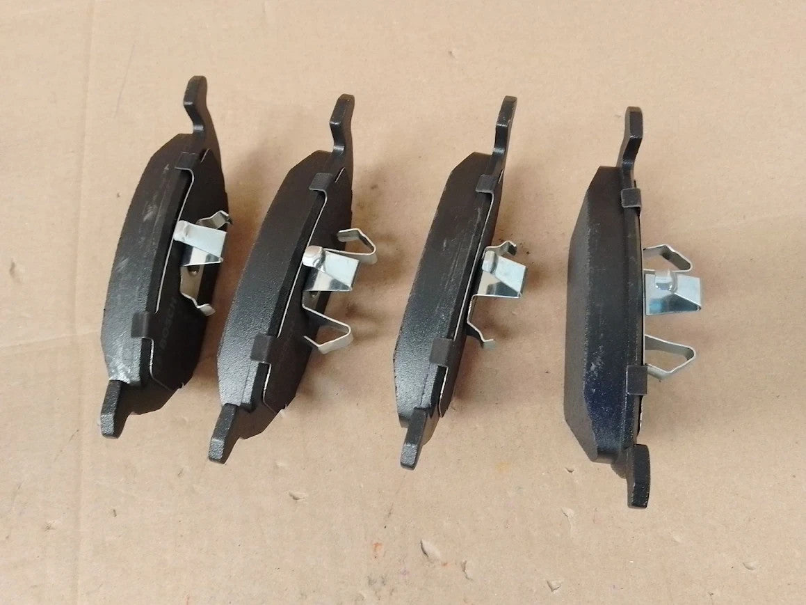 Bosch BP175 Brake Pads Car Front Axle Quality Reduced Noise Dust 4 Pads New